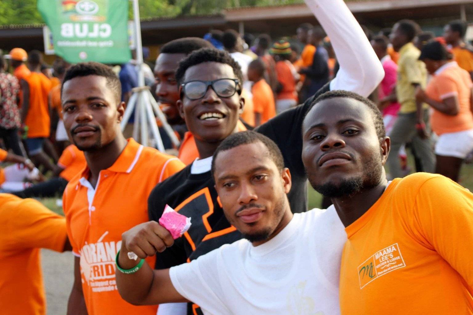 Orange Friday Cape Coast A city is wearing orange travelCAP.de